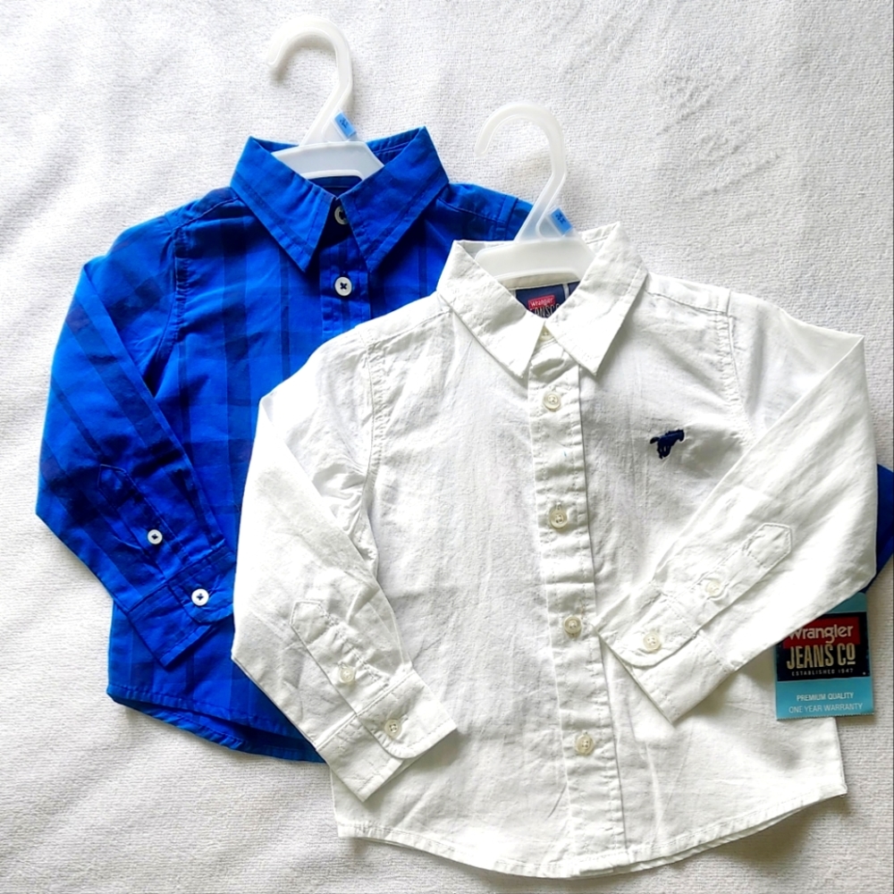 Two long sleeved button up shirt, Wrangler brand in colors white and plaid blue